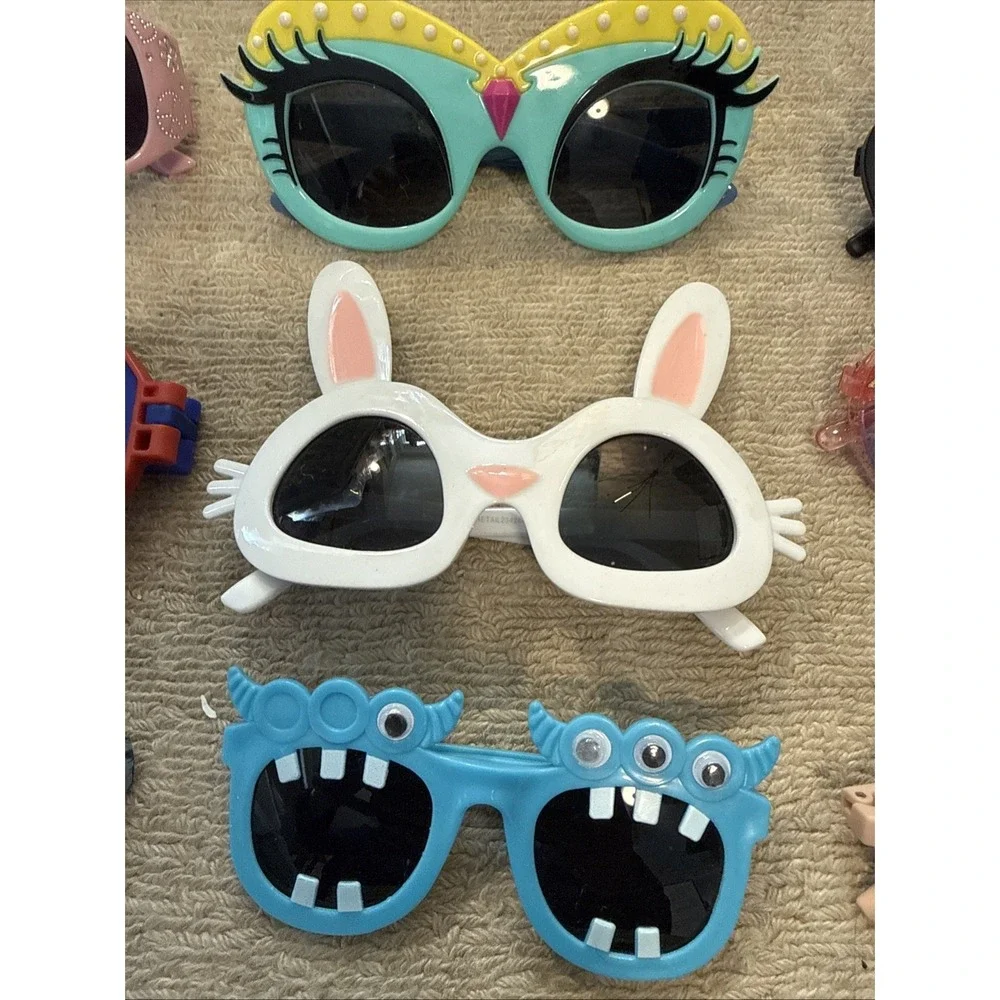 Kids Sunglasses lot of 21-Funny shapes & Styles-Kids parties-Reunions-Fast Ship